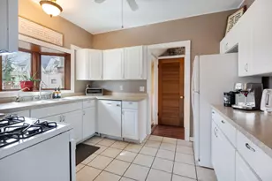 115 Maple Ave, Walworth, WI 53184 - Photo 9