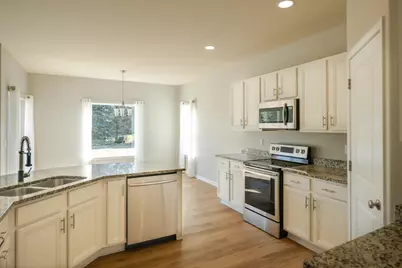 401  90th St, Racine, WI 53406 - Photo 11