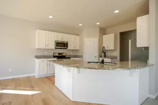 401 90th St, Racine, WI 53406 - Photo 9