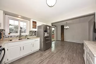 839 Park Ave, Oostburg, WI 53070 - Photo 11