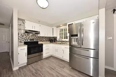 839  Park Ave, Oostburg, WI 53070 - Photo 9