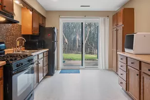 637 Meadow Ln, Burlington, WI 53105 - Photo 5