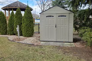 7965 S Wynbrook Ct, Oak Creek, WI 53154 - Photo 33