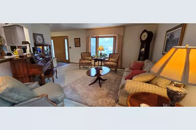 7965 S Wynbrook Ct, Oak Creek, WI 53154 - Photo 13