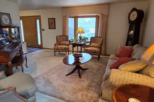 7965 S Wynbrook Ct, Oak Creek, WI 53154 - Photo 13