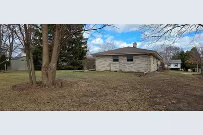 7965 S Wynbrook Ct, Oak Creek, WI 53154 - Photo 35