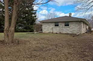 7965 S Wynbrook Ct, Oak Creek, WI 53154 - Photo 35