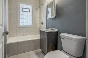 6220 W Girard Ave, Milwaukee, WI 53210 - Photo 15