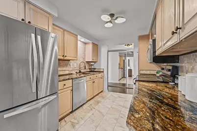 2525 S Shore Dr #14C, Milwaukee, WI 53207 - Photo 11