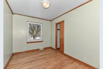 4230 S Packard Ave, Saint Francis, WI 53235 - Photo 31