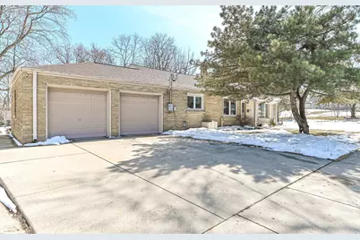 4230 S Packard Ave, Saint Francis, WI 53235 - Photo 43