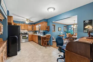 N166W20832 Parkway Dr, Jackson, WI 53037 - Photo 7