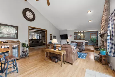 N166W20832  Parkway Dr, Jackson, WI 53037 - Photo 11