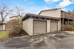 890 Windsor Dr, Fontana, WI 53125 - Photo 3