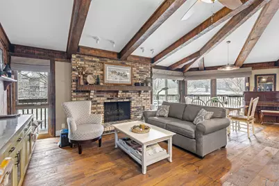 890  Windsor Dr #4, Fontana, WI 53125 - Photo 9