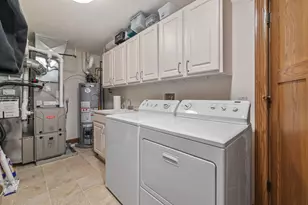 415 S Wells St, Lake Geneva, WI 53147 - Photo 25