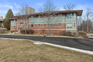 415 S Wells St, Lake Geneva, WI 53147 - Photo 29