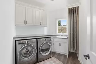 N87W25037 Bay Ct, Lisbon, WI 53089 - Photo 19