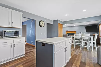 504  Fairview Cir, Racine, WI 53185 - Photo 5