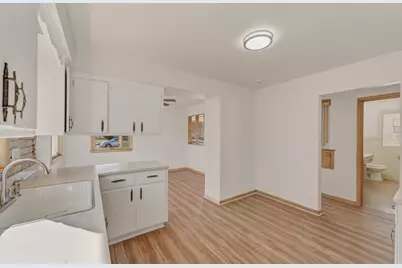 5136 N 69th St, Milwaukee, WI 53218 - Photo 7