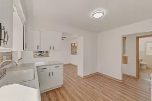 5136 N 69th St, Milwaukee, WI 53218 - Photo 7