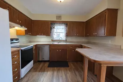 124 S Concord Ave, Watertown, WI 53094 - Photo 3