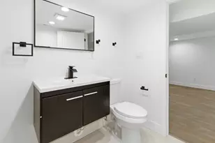 1215 S 91st St, West Allis, WI 53214 - Photo 35