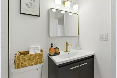 1215 S 91st St, West Allis, WI 53214 - Photo 13