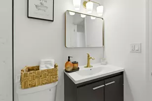 1215 S 91st St, West Allis, WI 53214 - Photo 13