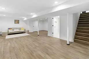 1215 S 91st St, West Allis, WI 53214 - Photo 31