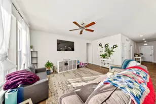 W218N16074 Tiger Lily Dr, Jackson, WI 53037 - Photo 9