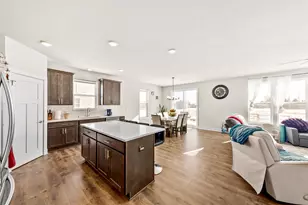 W218N16074 Tiger Lily Dr, Jackson, WI 53037 - Photo 5