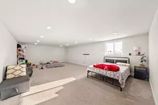 W218N16074 Tiger Lily Dr, Jackson, WI 53037 - Photo 19