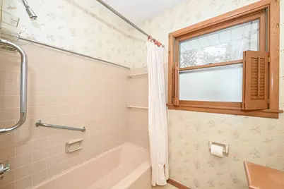 5316  Robin Dr, Greendale, WI 53129 - Photo 21