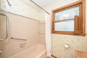 5316 Robin Dr, Greendale, WI 53129 - Photo 21