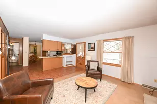 5316 Robin Dr, Greendale, WI 53129 - Photo 9