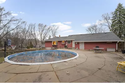 1324  Rhynie Ct, West Bend, WI 53095 - Photo 7