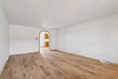 2719  Henry St, Sheboygan, WI 53081 - Photo 9