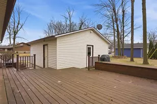 1402 N 21st St, Manitowoc, WI 54220 - Photo 9