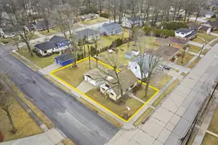 1402 N 21st St, Manitowoc, WI 54220 - Photo 11