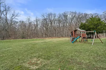 8710 W Hawthorne Ln, Franklin, WI 53132 - Photo 43