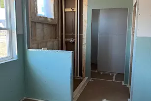 N51W18906 Quietwood Dr, Menomonee Falls, WI 53046 - Photo 7