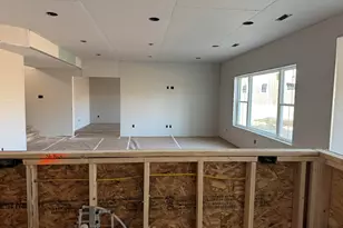 N51W18906 Quietwood Dr, Menomonee Falls, WI 53046 - Photo 9