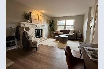 975  Manor Dr #83, Neenah, WI 54956 - Photo 5