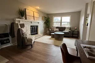 975 Manor Dr, Neenah, WI 54956 - Photo 5