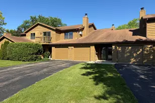 975 Manor Dr, Neenah, WI 54956 - Photo 3