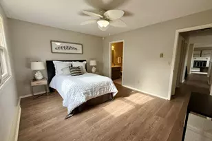 975 Manor Dr, Neenah, WI 54956 - Photo 13