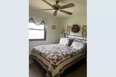 1214  Cherrywood Dr, Waukesha, WI 53188 - Photo 9