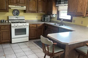 1214 Cherrywood Dr, Waukesha, WI 53188 - Photo 3