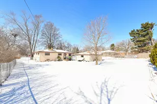703 Perry Ave, Racine, WI 53406 - Photo 17